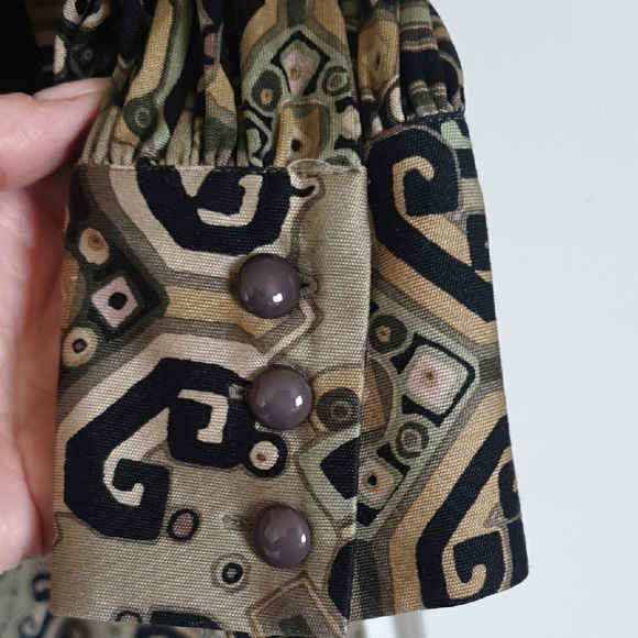 Elegant Vintage Black Tan And Green Patterned Dress 💯 Silk - Picture 5 of 9